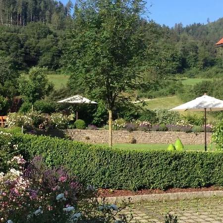 Tolles In Marktgemeinde Mit Garten By Interhome 公寓